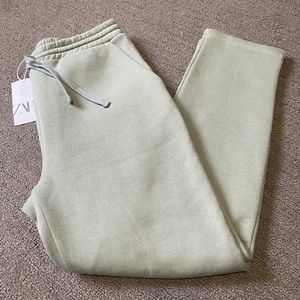 Zara sweatpants- M